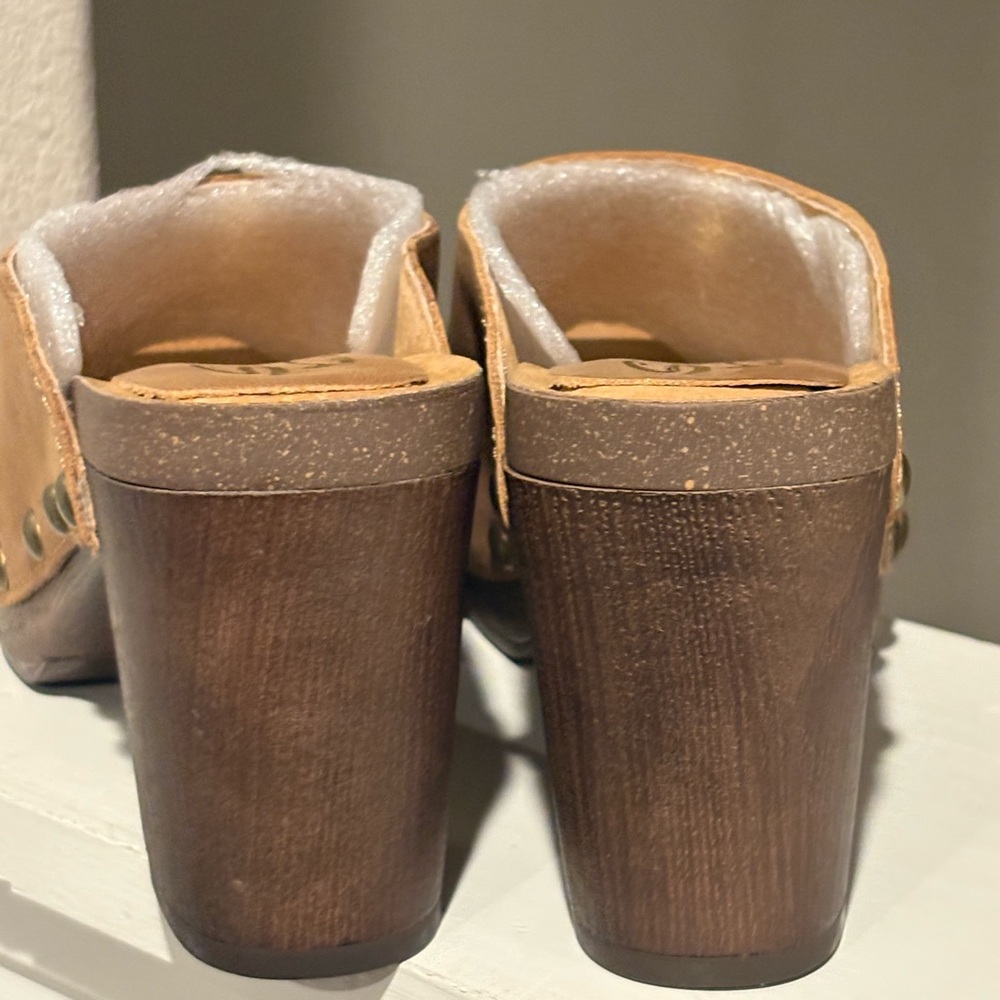 NEW- Sbicca Montrose Beige/Brown Studded Mule Clog Shoes Women’s Size 10 - Picture 7 of 10
